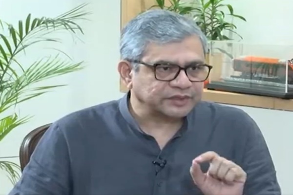 I&B Minister Ashwini Vaishnaw Criticises Past Congress Govts for Neglecting Rail Sector for 58 Years