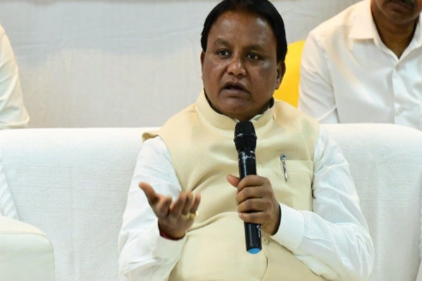 ओडिशा के मुख्यमंत्री मोहन चरण माझी ने बाढ़ की स्थिति पर एक उच्च स्तरीय समीक्षा-बैठक की