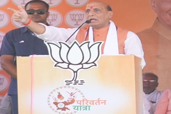 Defence Minister Rajnath Singh addresses Parivartan Rally at Itkhori in Chatra