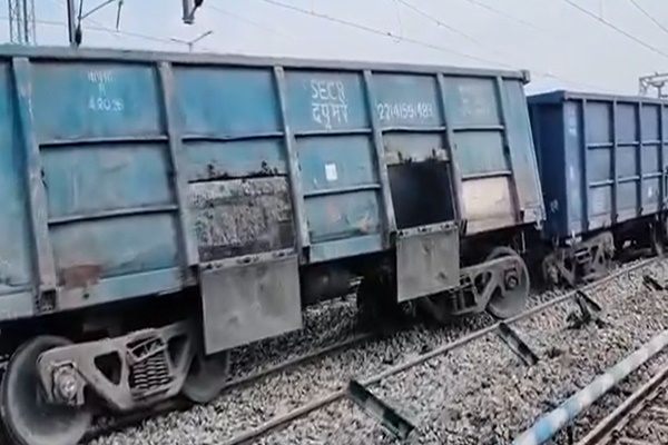 Goods train derail at Maynaguri station of Jalpaiguri district