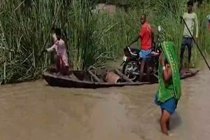नेपाल के गृहमंत्रालय ने देश में बाढ़ और भूस्‍खलन जैसे प्राकृतिक आपदाओं से अब तक एक सौ 32 लोगों की मृत्‍यु होने की पुष्टी की है 