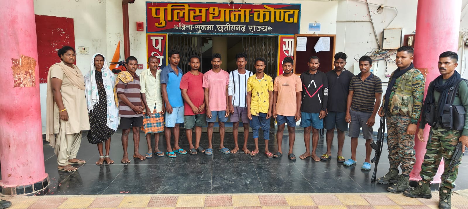छत्तीसगढ़ के सुकमा जिले में एक ही परिवार के 5 लोगों की हत्या के मामले में पुलिस ने अब तक एक महिला सहित सत्रह आरोपियों को गिरफ्तार किया