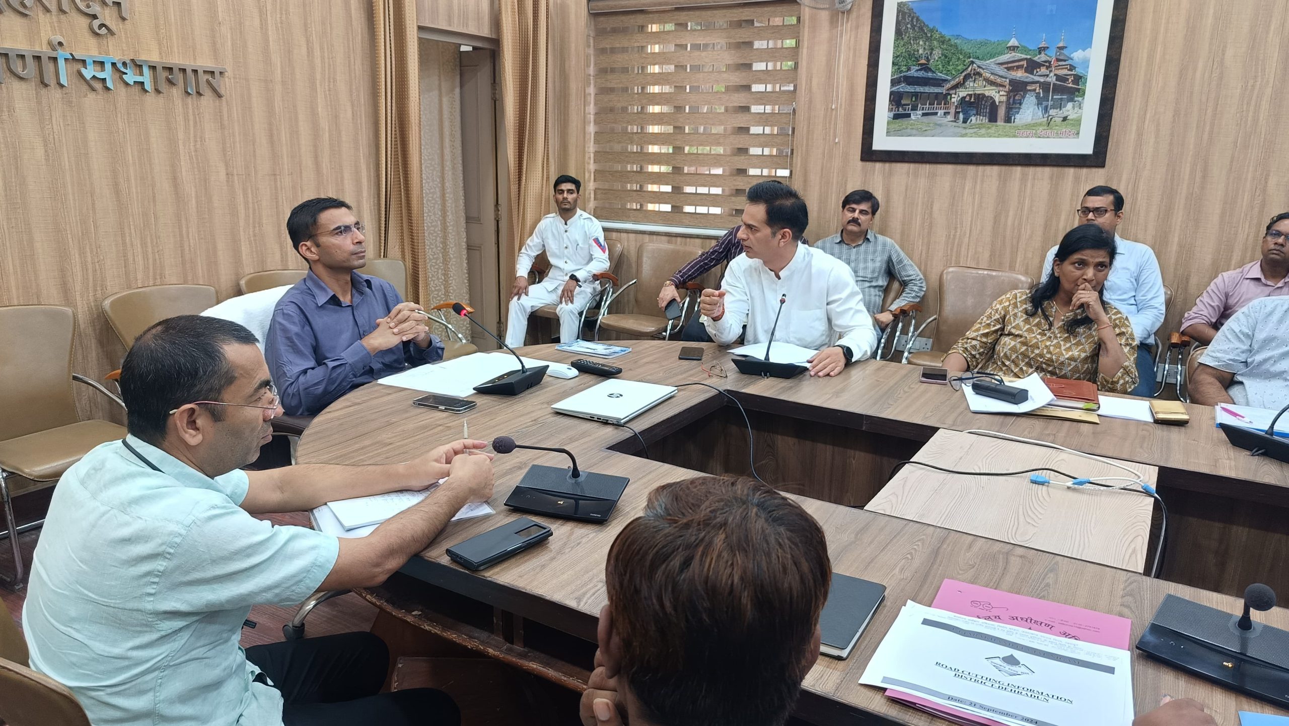 देहरादून में जब तक खुदी हुई सड़कें दुरुस्त नहीं हो जाती, तब तक किसी भी कार्यदायी संस्था को नए खुदान की अनुमति नही: जिलाधिकारी