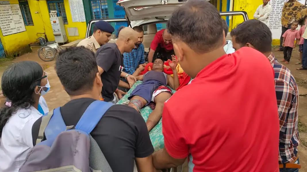 छत्तीसगढ़ के बलरामपुर जिले में छत्तीसगढ़ सशस्त्र बल-सीएएफ के एक जवान ने अपने साथियों पर गोली चला दी