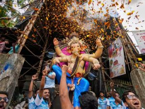 राज्यात सर्वत्र गणरायाच्या स्वागताची तयारी उत्साहात सुरू