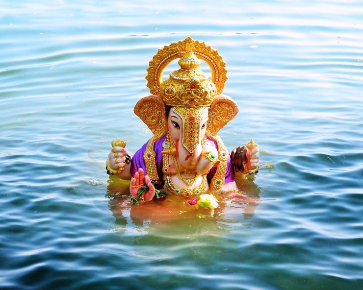 दीड दिवसाच्या गणपतींचं आज विसर्जन