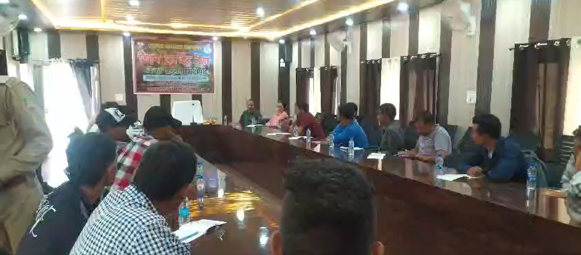 चम्पावत में स्थानीय युवाओं को स्वरोजगार से जोड़ने के लिए दिया जा रहा है दो दिवसीय जिम कॉर्बेट ट्रेल नेचर गाइड प्रशिक्षण