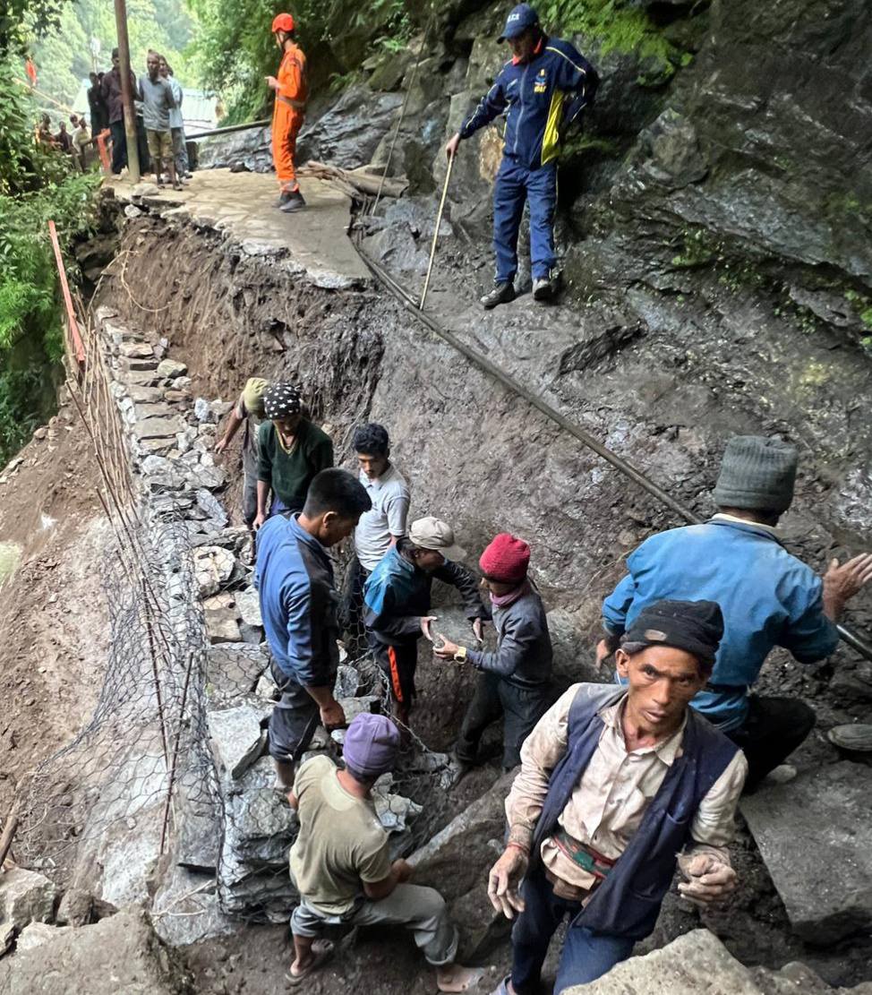 केदारघाटी में जंगलचट्टी के पास क्षतिग्रस्त हुआ पैदल मार्ग यात्रा के लिए सुचारु कर दिया गया