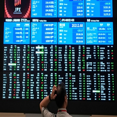 Major Asian markets traded in green, European in red
