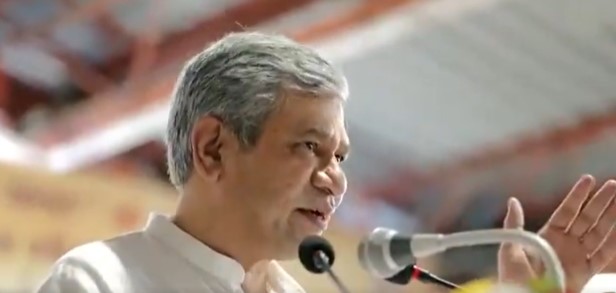 रेल मंत्री अश्विनी वैष्णव ने नई दिल्ली के हजरत निजामुद्दीन रेलवे स्टेशन से भारत-नेपाल मैत्री यात्रा पर्यटक रेल को हरी झंडी दिखाकर रवाना किया