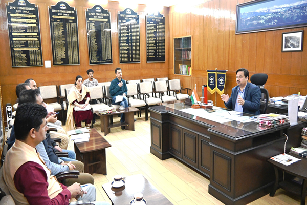 उपायुक्त शिमला अनुपम कश्यप की अध्यक्षता में साइकिलिंग एसोसिएशन ऑफ़ हिमाचल प्रदेश के प्रतिनिधियों के साथ बैठक