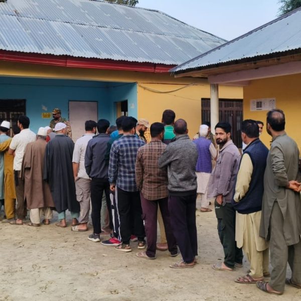 جموں وکشمیر اسمبلی انتخابات: ایک بجے تک 36  اعشایہ نو-تین فیصد ووٹنگ درج کی گئی