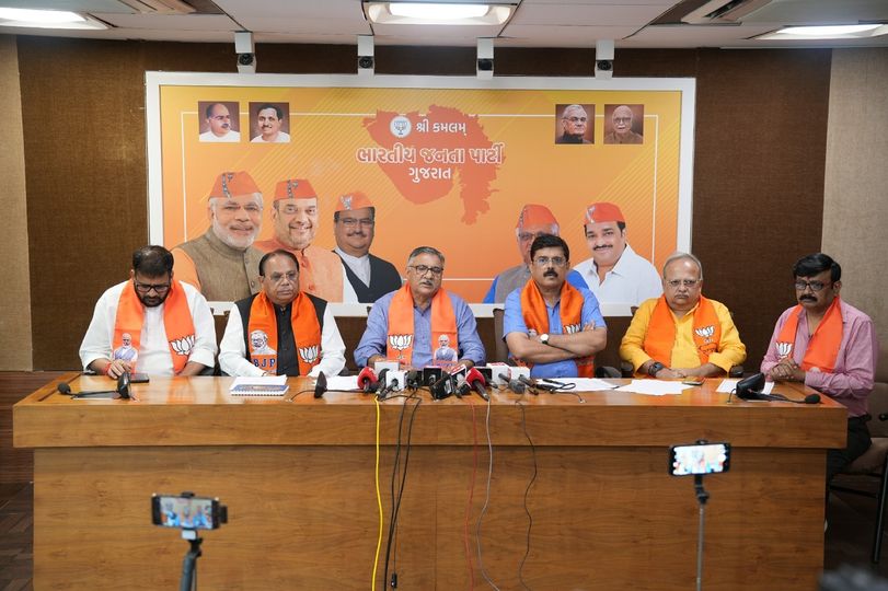 પ્રધાનમંત્રી નરેન્દ્ર મોદીના ત્રીજા કાર્યકાળની સરકારને શાસનના સો દિવસ પૂર્ણ થતાં ગાંધીનગર સ્થિત પ્રદેશ ભાજપ કાર્યાલય “શ્રી કમલમ”ખાતે પત્રકાર પરિષદ યોજાઇ