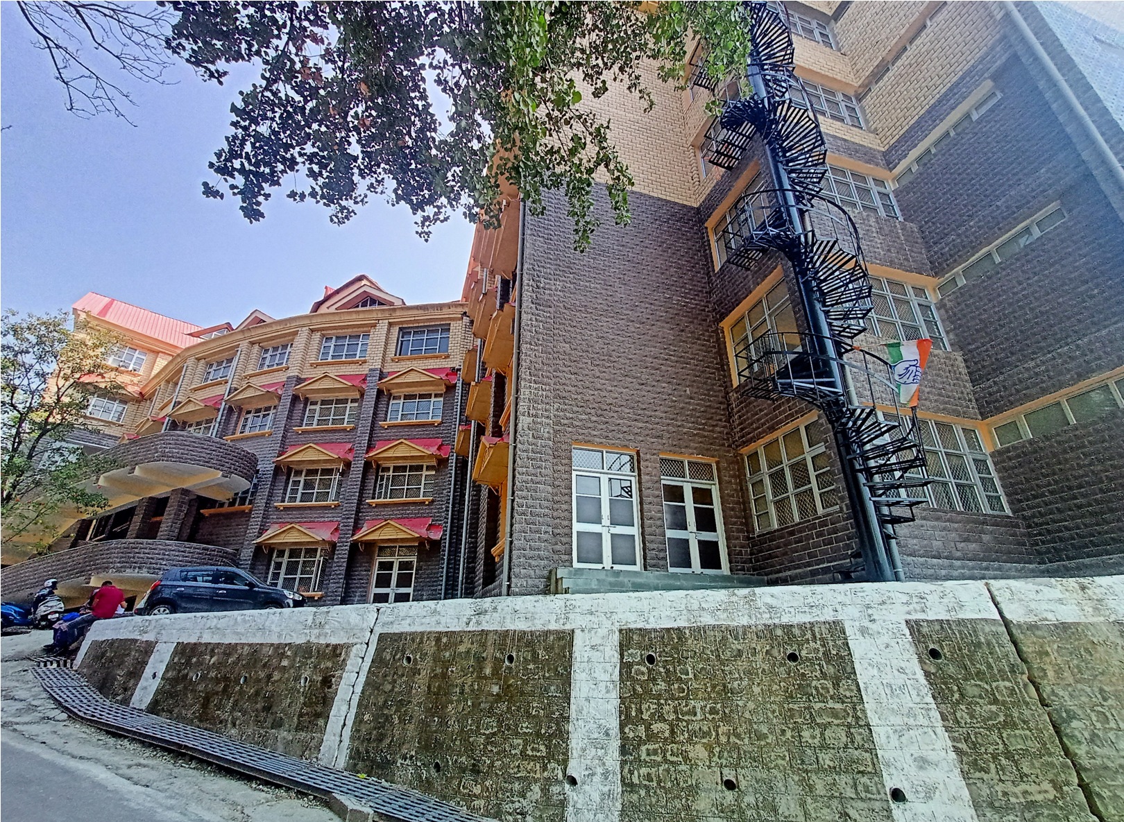 जोगिन्दर नगर उपमंडल मुख्यालय के मिनी सचिवालय में एक ही छत के नीचे आ जाएंगे सभी विभाग