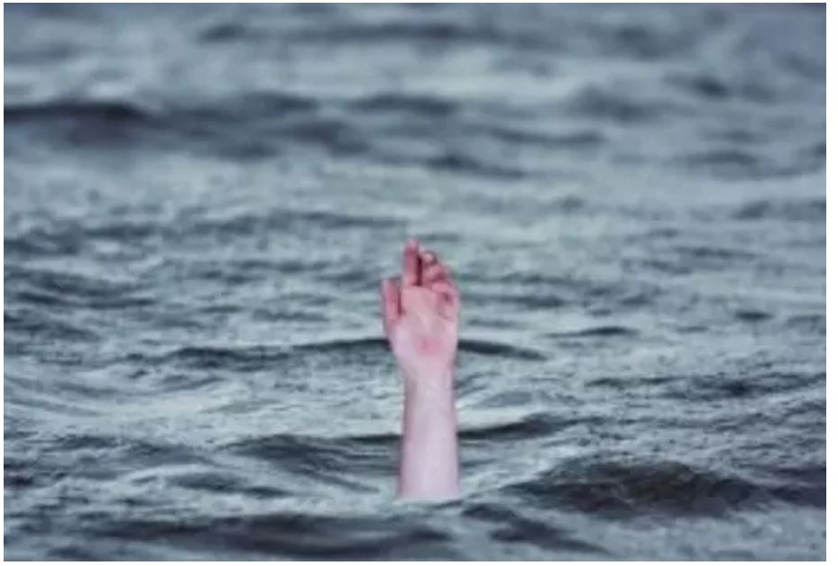 छत्तीसगढ़ : रायपुर के खमतराई इलाके में तालाब में डूबने से 2 भाइयों की मौत हो गई