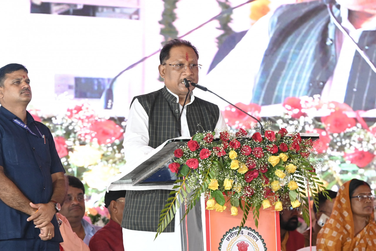 मुख्यमंत्री विष्णुदेव साय ने सूरजपुर जिले में 187 करोड़ रुपये से अधिक की लागत के विभिन्न विकास कार्यों का शिलान्यास किया