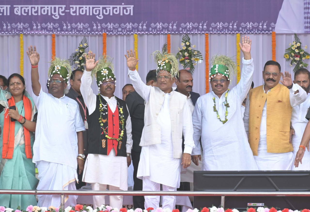 मुख्यमंत्री विष्णुदेव साय ने “धरती आबा जनजातीय ग्राम उत्कर्ष अभियान“ के शुभारंभ कार्यक्रम में हुए शामिल