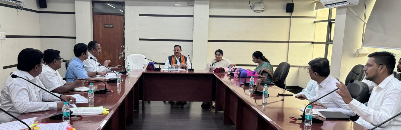छत्तीसगढ़ के स्वास्थ्य मंत्री श्याम बिहारी जायसवाल ने रायपुर में छत्तीसगढ़ स्टेट बेवरेजेस कार्पोरेशन के संचालक मंडल की बैठक ली
