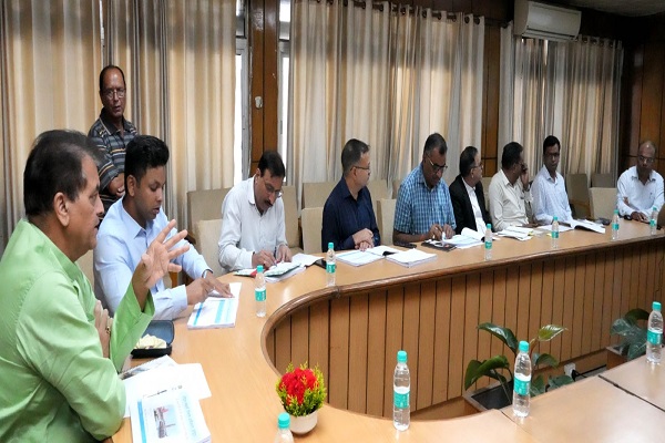 आवासीय और व्यावसायिक मानचित्रों को निर्धारित समय में पास करने के निर्देश