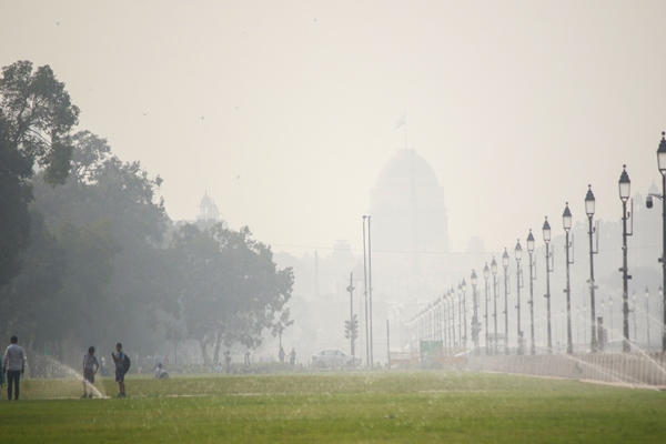 Delhi’s Air Quality Level Deteriorates to “Very Poor” Category