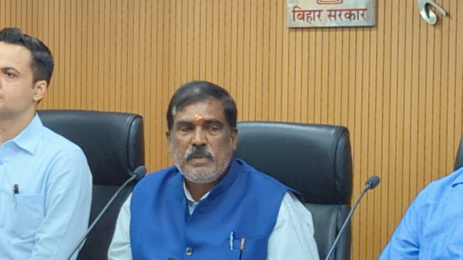 बिहार में हर पंचायत  सरकार भवन में बैंक और डाकघर खुलेंगे – पंचायती राज मंत्री केदार प्रसाद गुप्ता