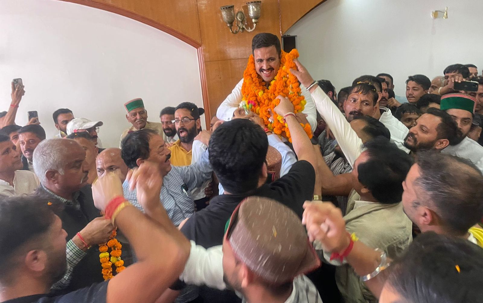 लोक निर्माण एवं शहरी विकास मंत्री विक्रमादित्य सिंह ने कहा–वह हमेशा प्रदेश के विकास के प्रति समर्पित है