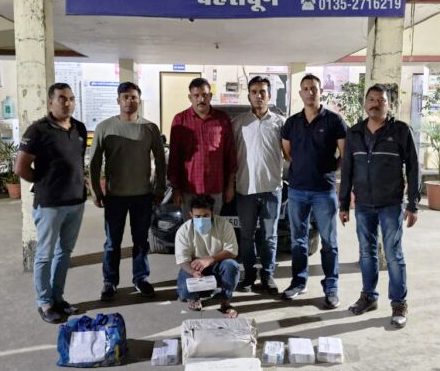 पुलिस ने नकली नोटों का कारोबार करने वाले व्यक्ति को किया गिरफ्तार