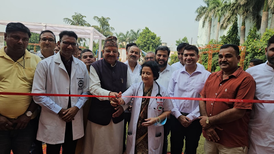 एम्स ऋषिकेश ने किच्छा में किया स्वास्थ्य जागरुकता शिविर का आयोजन