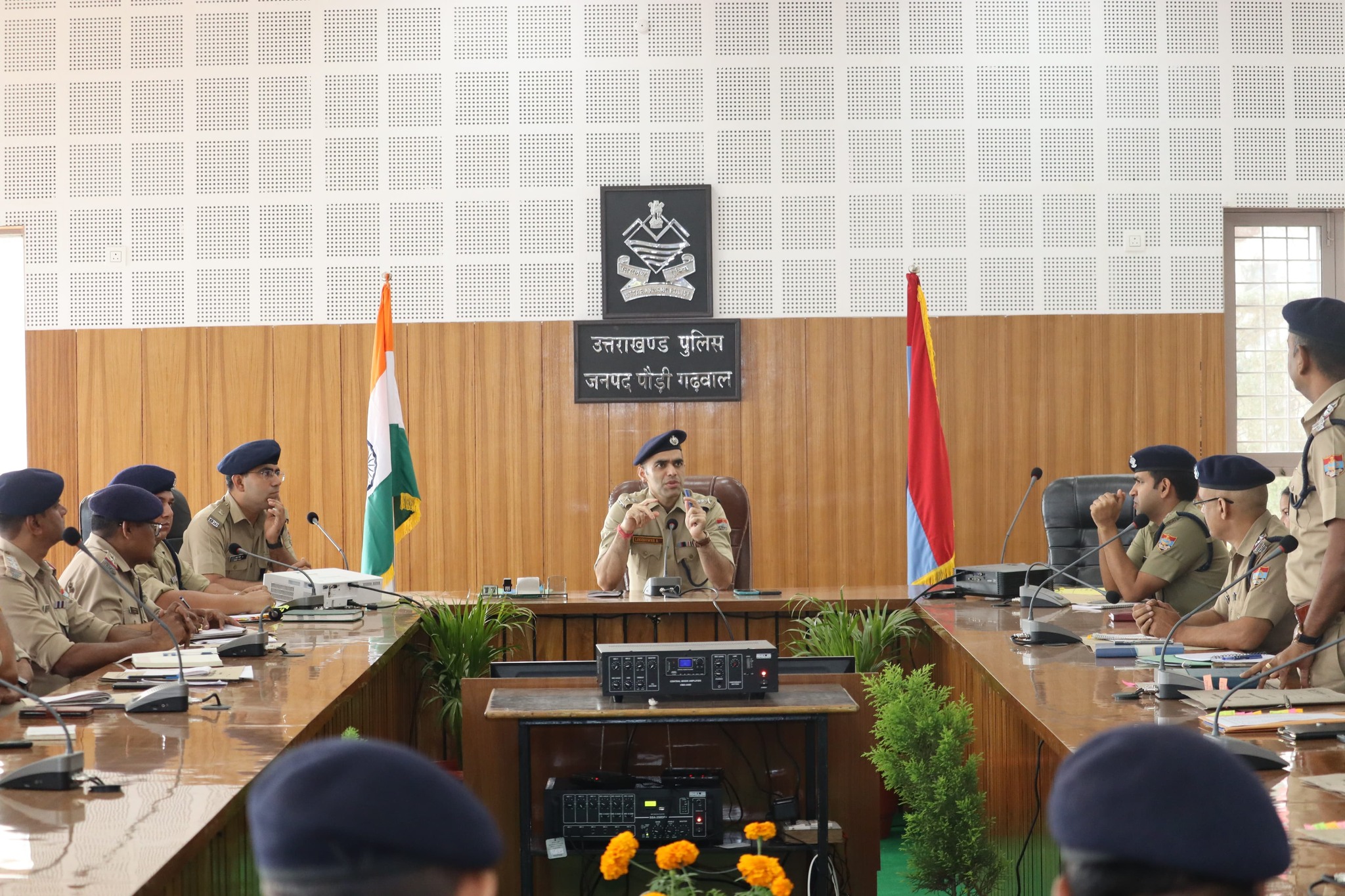 पौड़ी में अपराधों पर रोक लगाने के लिए हुई बैठक