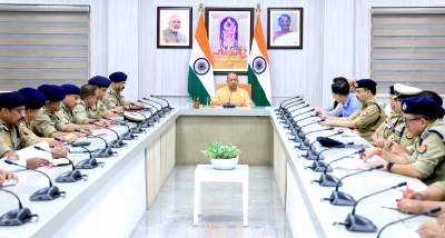 मुख्यमंत्री योगी आदित्यनाथ ने यूपी पुलिस कॉन्स्टेबल भर्ती परीक्षा के लिए हुई लिखित परीक्षा का परिणाम इस माह के अंत तक घोषित करने के निर्देश दिये