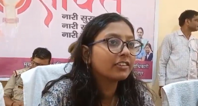 UP: मिशन शक्ति अभियान फेज-5 के तहत आज विभिन्न जनपदों में छात्राओं को एक दिन के लिए जिलाधिकारी और अधिकारी बनाया गया