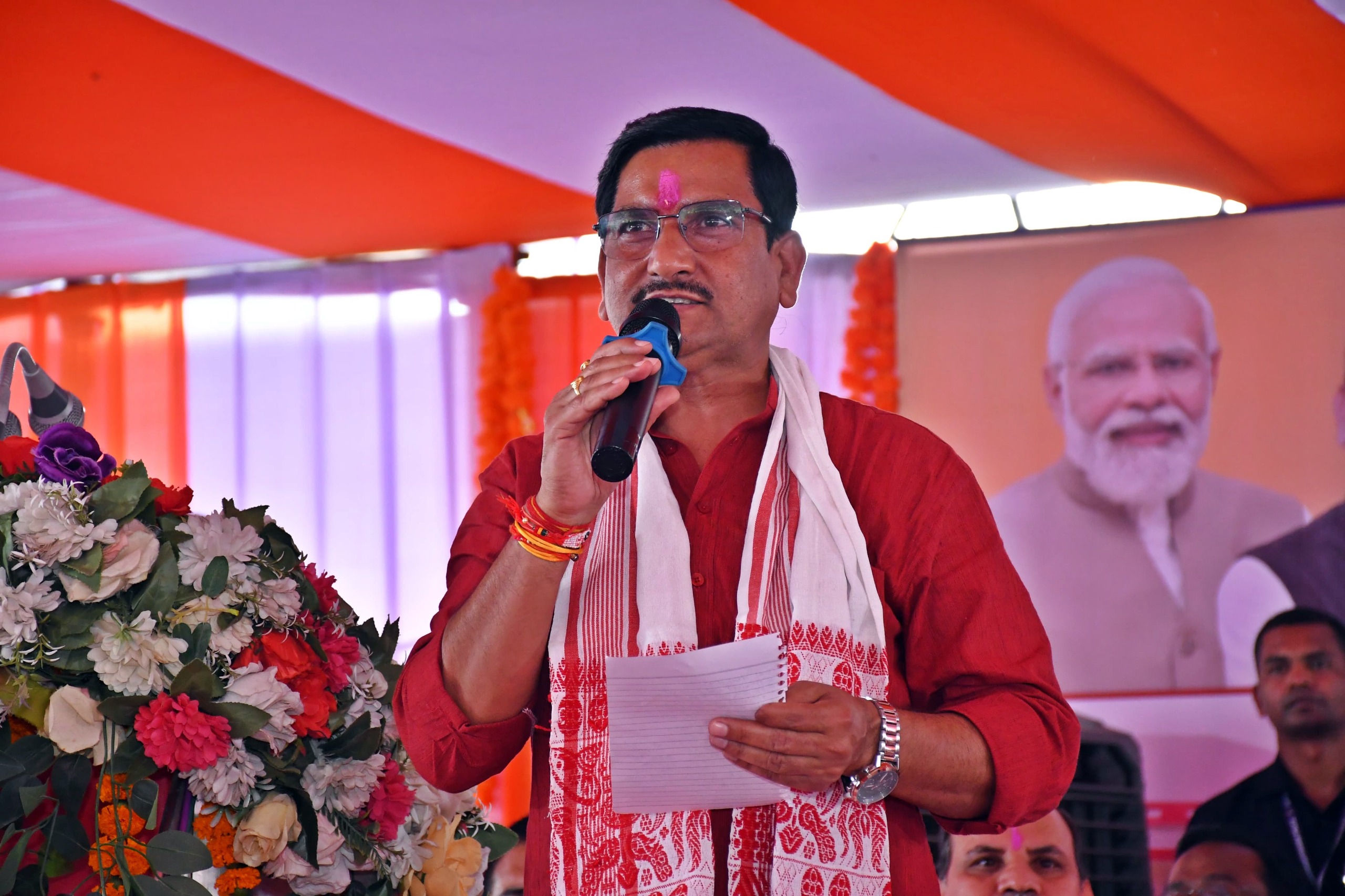 केन्द्रीय राज्यमंत्री तोखन साहू मुंगेली के कृषि उपज मंडी प्रांगण में आयोजित आवास मेले में शामिल हुए