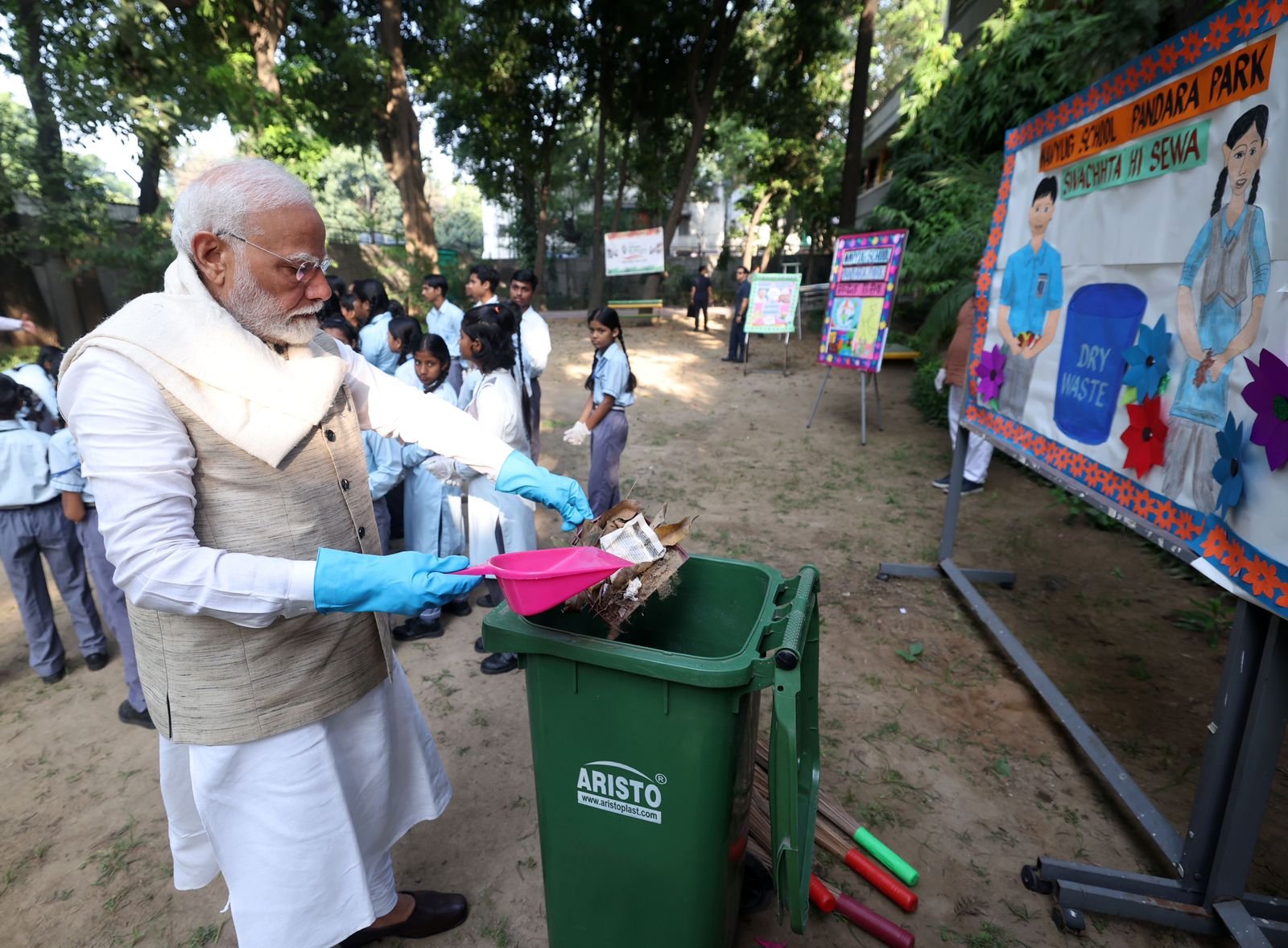 महात्मा गांधी के आदर्शों को जी रहे हैं पीएम मोदी: सुमित्रा गांधी कुलकर्णी   