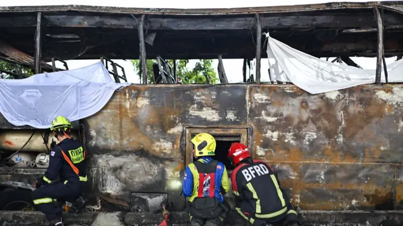 बैंकॉक में एक स्कूल बस में आग लग जाने से 23 लोगों की मौत