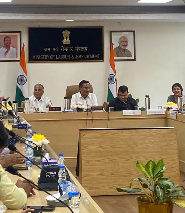 राष्ट्रीय जलपुरस्कारांमधे महाराष्ट्राला विविध विभागात मिळून ५ पुरस्कार