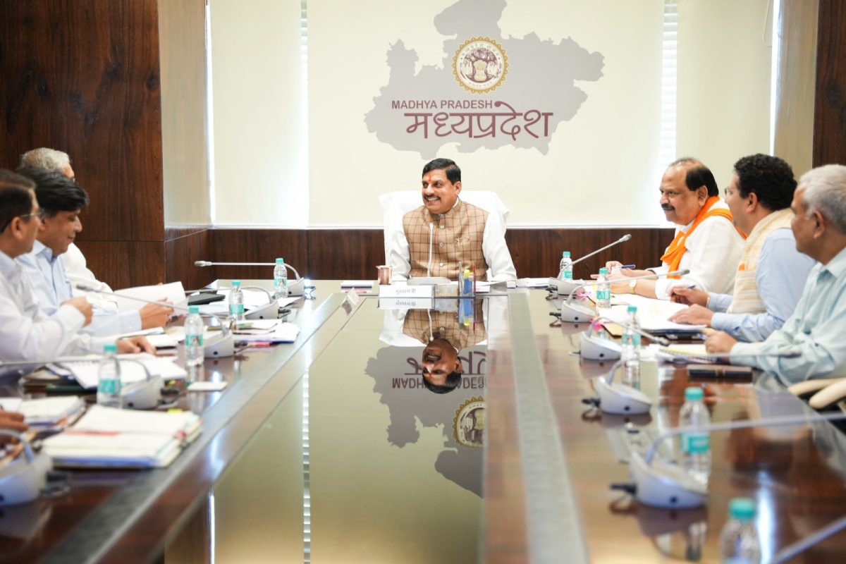 मुख्यमंत्री डॉ. मोहन यादव की अध्यक्षता में दमोह जिले के सिंग्रामपुर में हुई मंत्रिपरिषद की बैठक