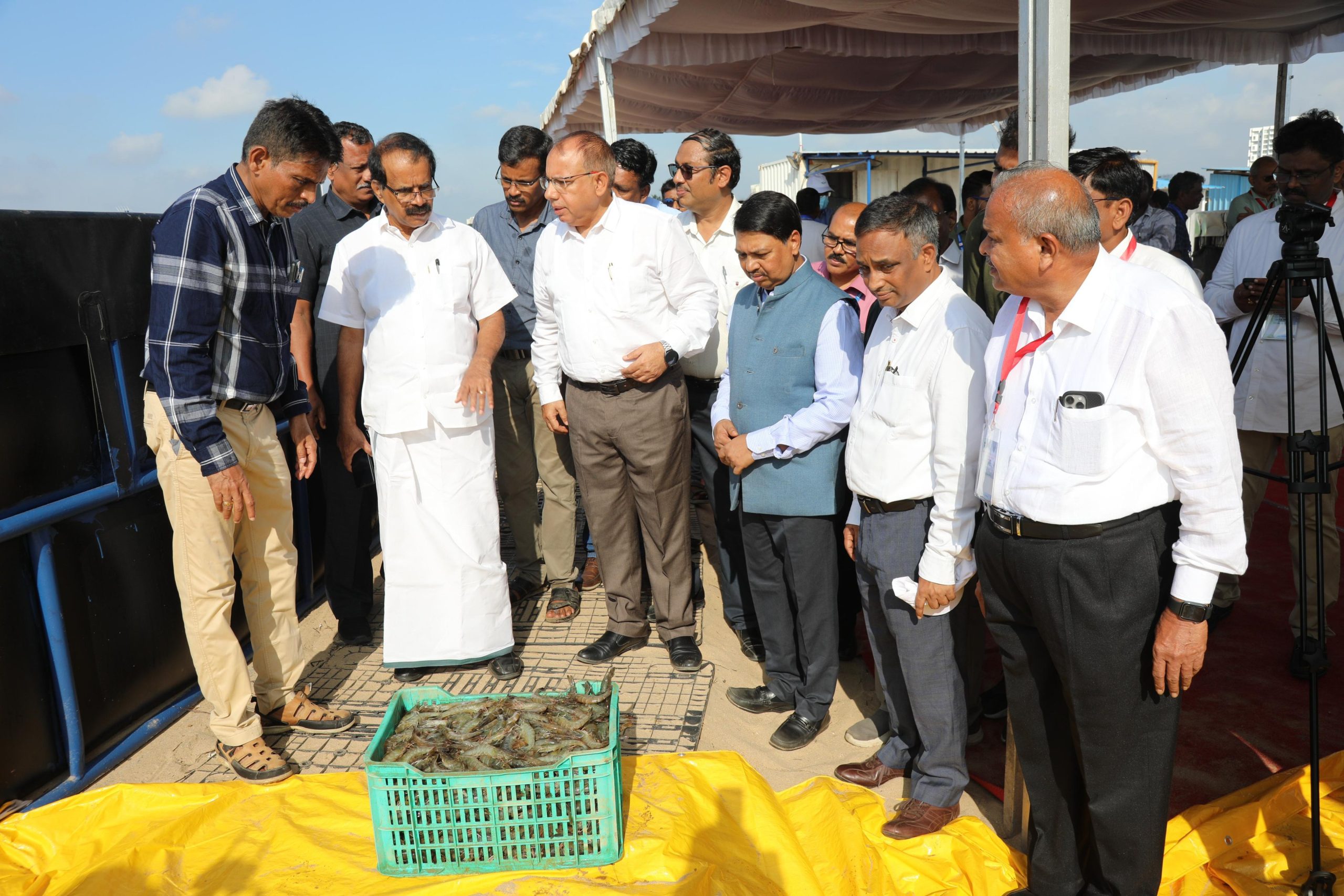 केंद्रीय मत्स्य पालन राज्‍य मंत्री जॉर्ज कुरियन ने नए युग की झींगा उत्पादन प्रणाली के अवसर पर आयोजित कार्यक्रम में लिया भाग