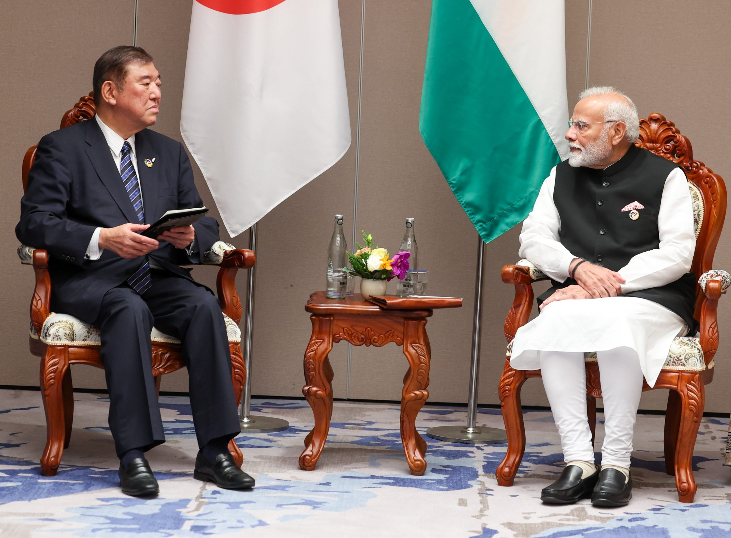 प्रधानमंत्री नरेंद्र मोदी ने जापान के नवनियुक्त प्रधानमंत्री शिगेरु इशिबा के साथ वार्ता की