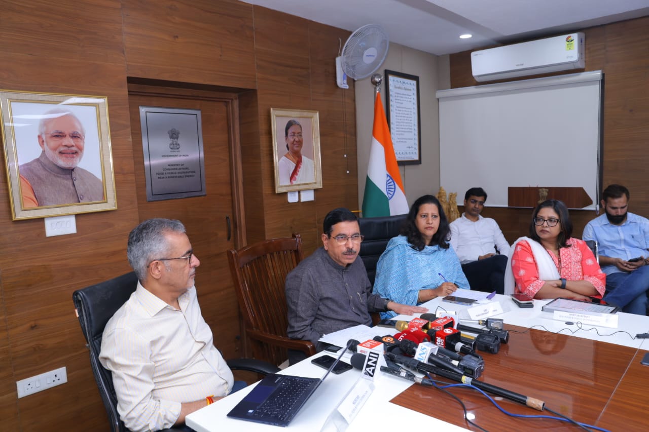 सरकार चावल मिल मालिकों से सभी उपज खरीदने के लिए प्रतिबद्ध: कृषि मंत्री प्रल्हाद जोशी