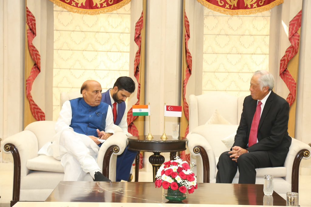 राजनाथ सिंह ने नई दिल्‍ली में सिंगापुर के रक्षा मंत्री डॉ. एनजी इंग हेन के साथ छठे भारत-सिंगापुर रक्षामंत्री संवाद की सह-अध्‍यक्षता की