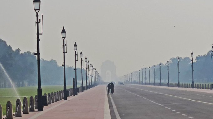 Poor Air Quality in Delhi; AQI Reaches 265, Mundka Sees 324
