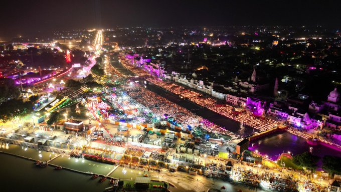 उत्तर प्रदेश सरकार ने दीपोत्सव में 25 लाख 12 हज़ार से अधिक दीये जलाकर 7वांँ गिनीज वर्ल्ड रिकॉर्ड बनाया