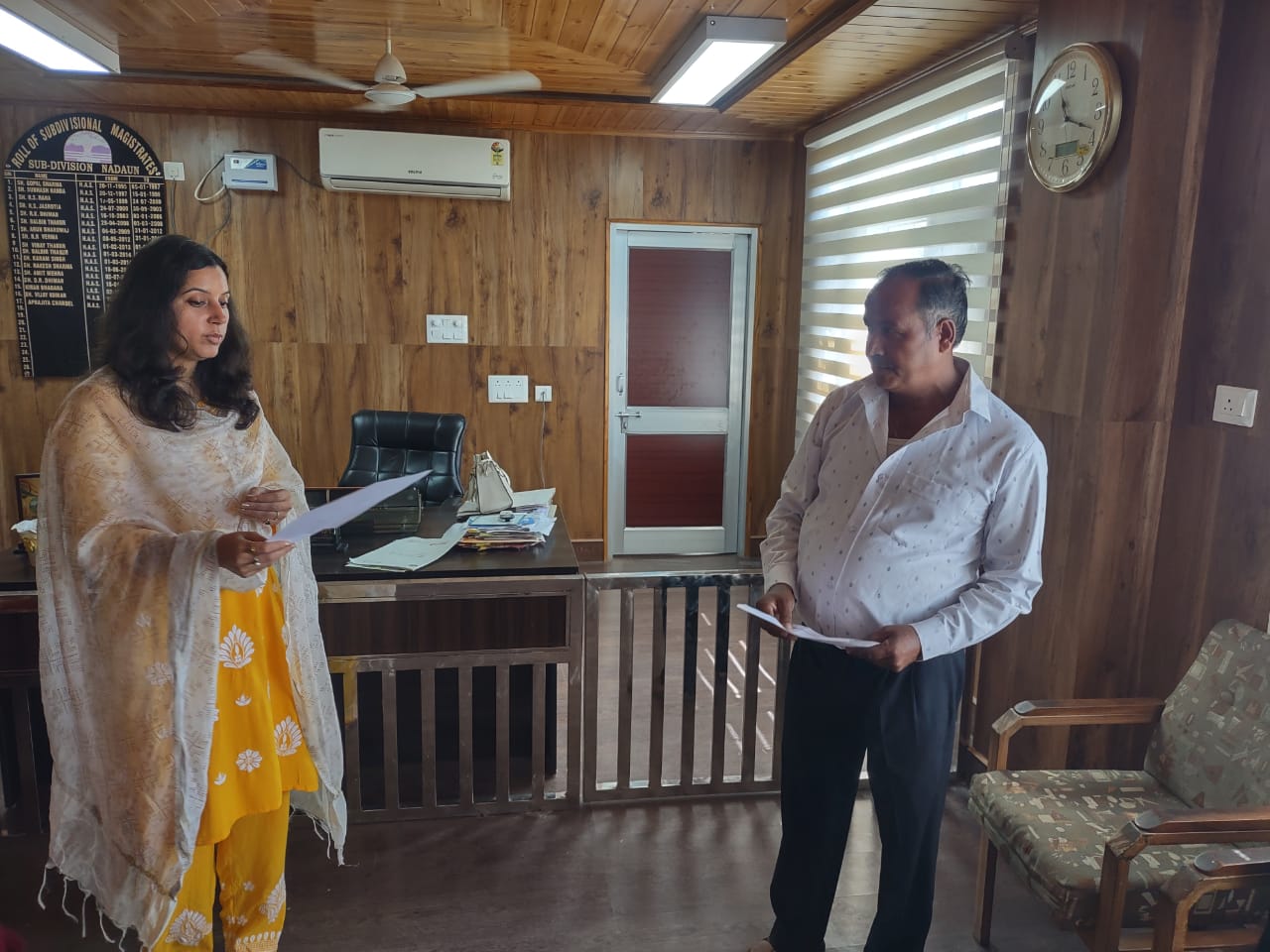 ग्राम पंचायत भदरोल में हाल ही में हुए उपचुनाव में उपप्रधान चुने गए अजय सिंह ने उपप्रधान पद की शपथ ली