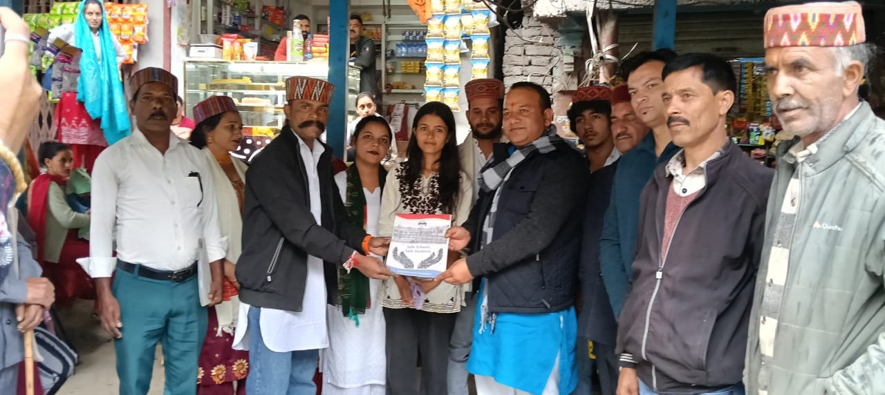 जिला आपदा प्रबंधन प्राधिकरण की पहल; भरमौर में सांस्कृतिक दल ने सेफ कंस्ट्रक्शन प्रैक्टिसस पर जागरूकता बढ़ाई