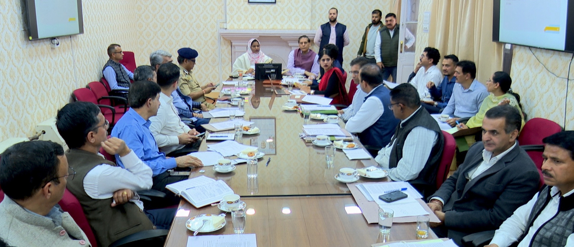 राष्ट्रीय अल्पसंख्यक आयोग की सदस्य ने अल्पसंख्यकों के लिए कल्याणकारी कार्यक्रमों की समीक्षा की
