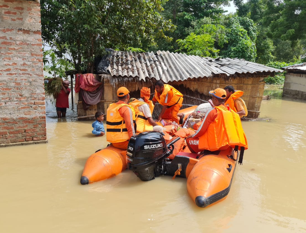 बिहार में खतरे के निशान से ऊपर बह रही हैं कई नदियाँ