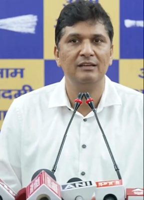 बस मार्शलों की पुर्नबहाली को लेकर उपराज्यपाल विनय कुमार सक्सेना पर मिलने का समय नहीं देने का सौरभ भारद्वाज ने लगाया आरोप