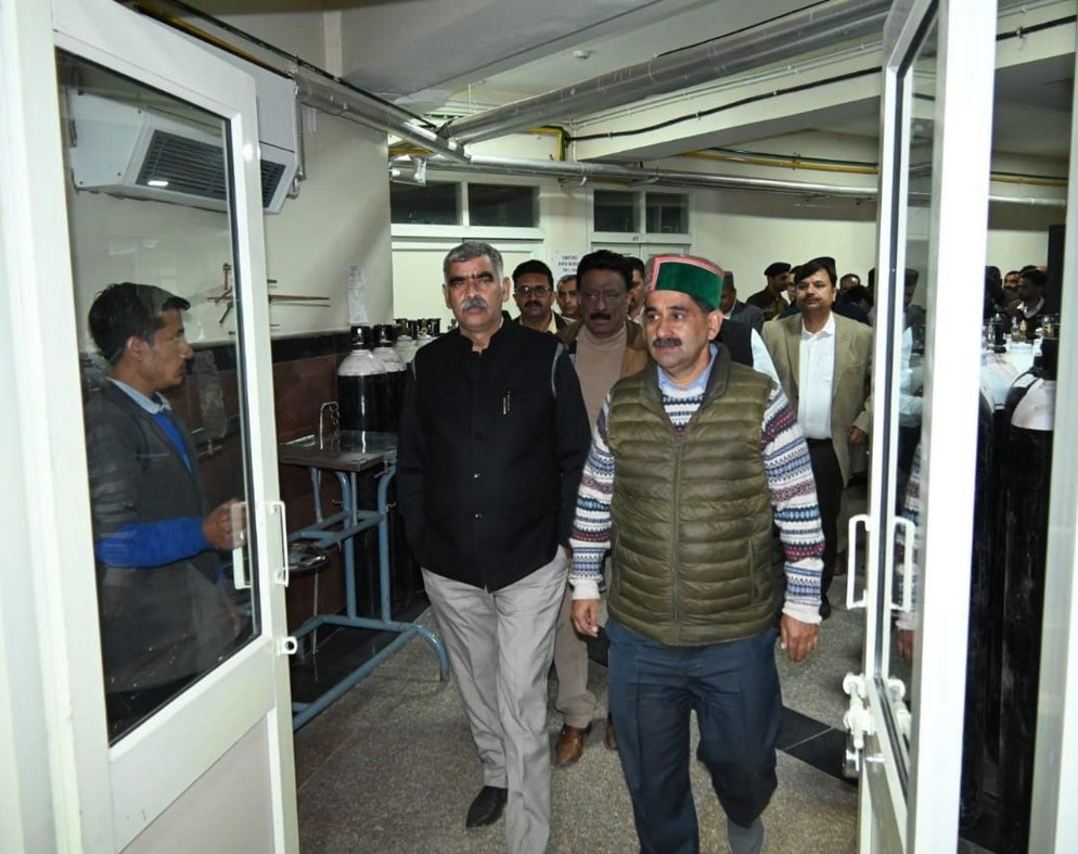 स्थानीय निधि लेखा समिति ने कुफरी व ठियोग के विभिन्न विकास कार्यों का किया निरीक्षण