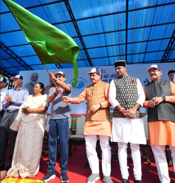 मुख्यमंत्री डॉ. मोहन यादव ने भोपाल में राष्ट्रीय एकता दिवस की शपथ दिलाई और ‘रन फॉर यूनिटी’ को हरी झंडी दिखाकर रवाना किया