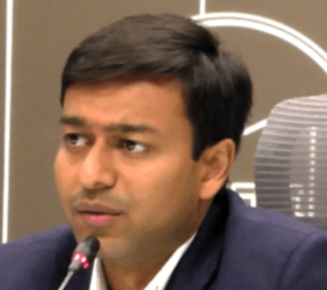 हिंगोली इथं जिल्हाधिकारी अभिनव गोयल यांनी काल आगामी विधानसभा निवडणुकीच्या पूर्वतयारीचा घेतला आढावा